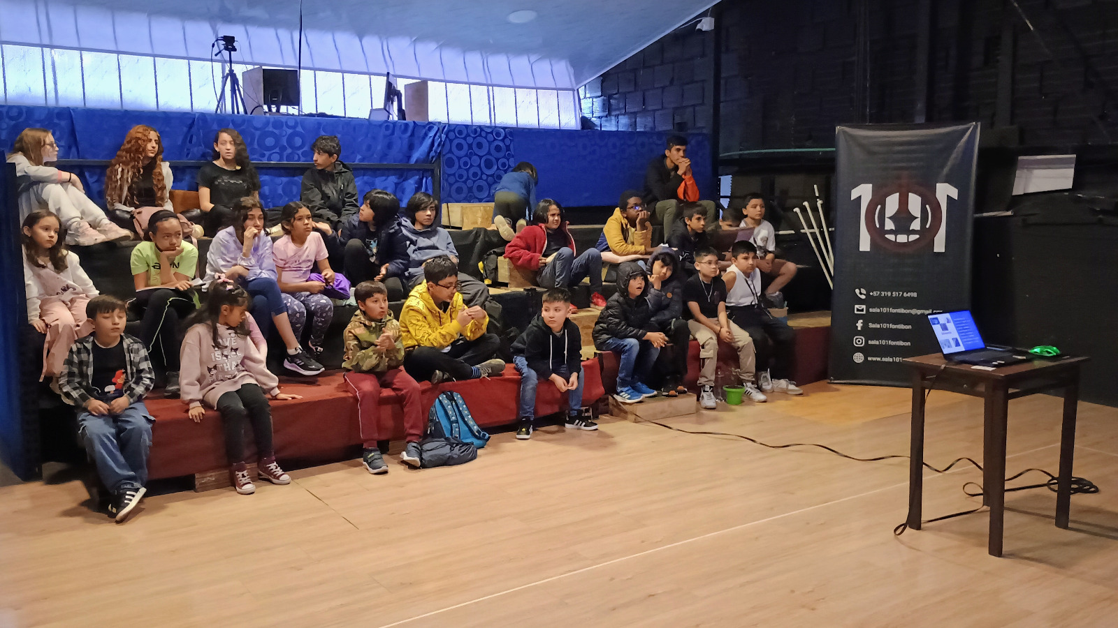 Estudiantes de la escuela Sala101 en formación artística, Fontibón - 17